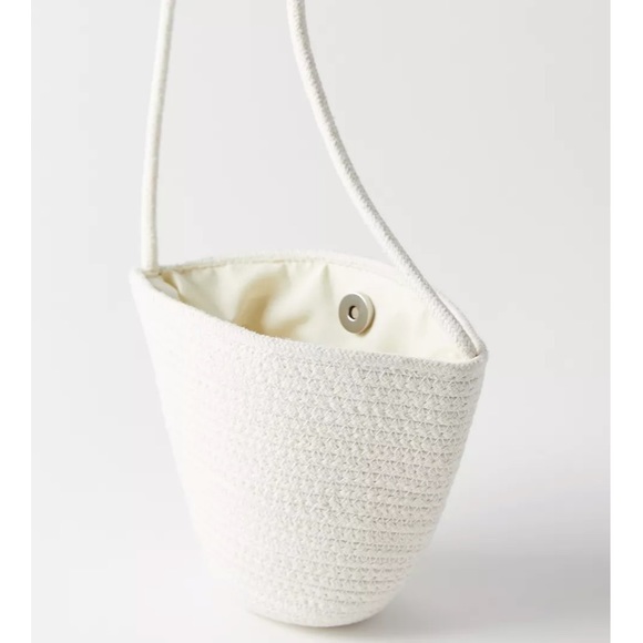 NWT Urban Outfitters Iris Woven Crossbody Bag - Picture 3 of 5